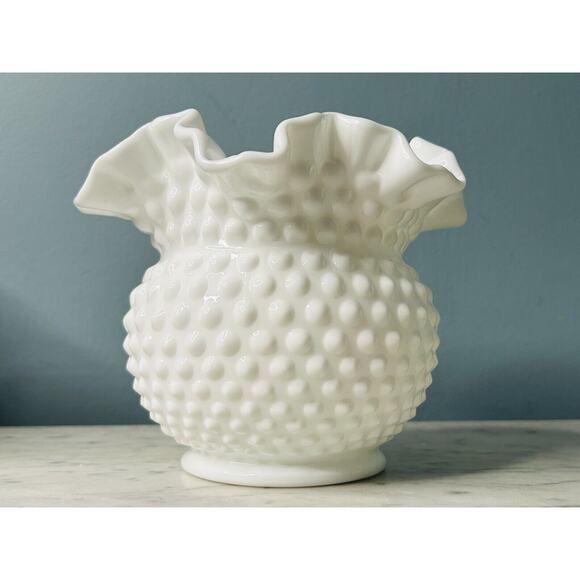 Vintage Fenton 6” Tall White Milk Glass Ruffled Edge Hobnail Bouquet Vase Bowl - Picture 6 of 10